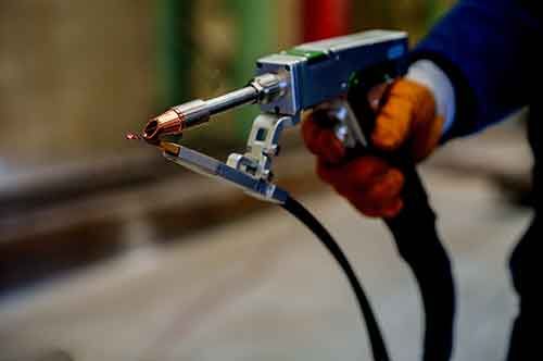 激光切割頭保護鏡片的常見問題與解決方法